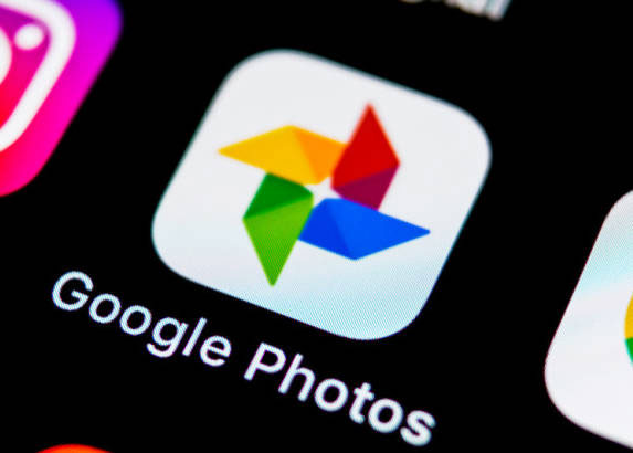 iPhone�Ɏʐ^���c�����܂�Google�t�H�g�����폜�ł���